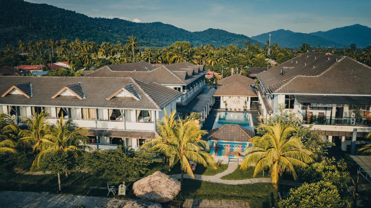 Alia Residence Business Resort Padang Mat Sirat Екстер'єр фото