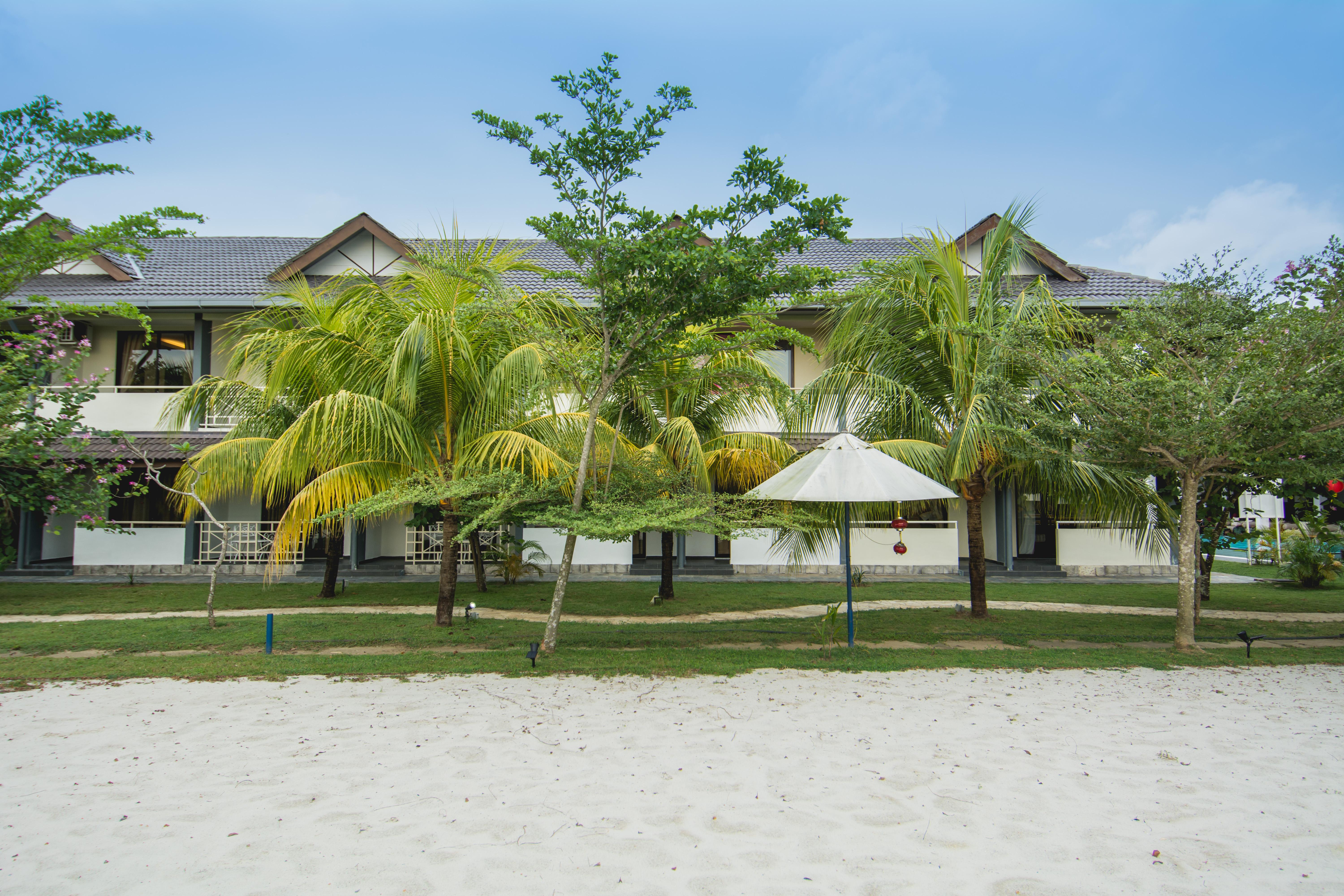 Alia Residence Business Resort Padang Mat Sirat Екстер'єр фото